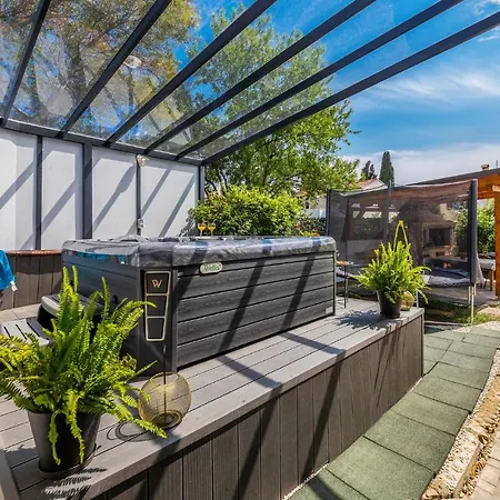 Five Bedroom Holiday In Holiday home *