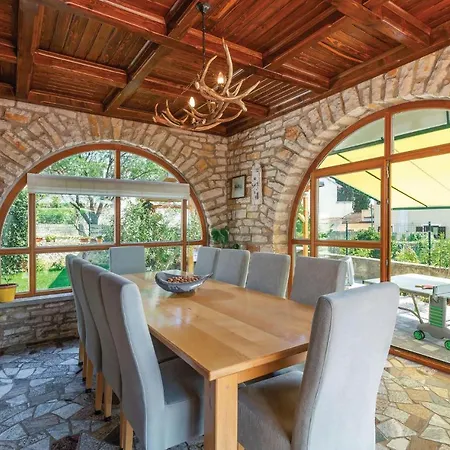 Five Bedroom Holiday In Holiday home