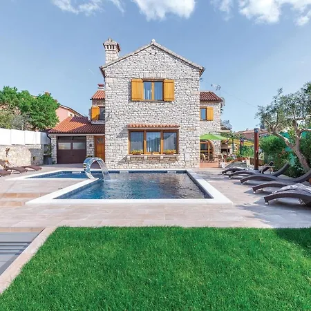 Five Bedroom Holiday In Holiday home *