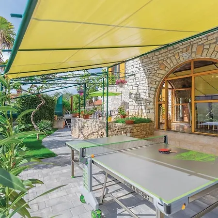 Five Bedroom Holiday In Holiday home