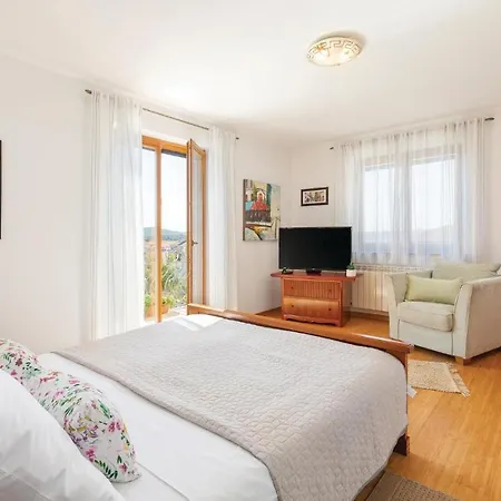 Five Bedroom Holiday In * Medulin