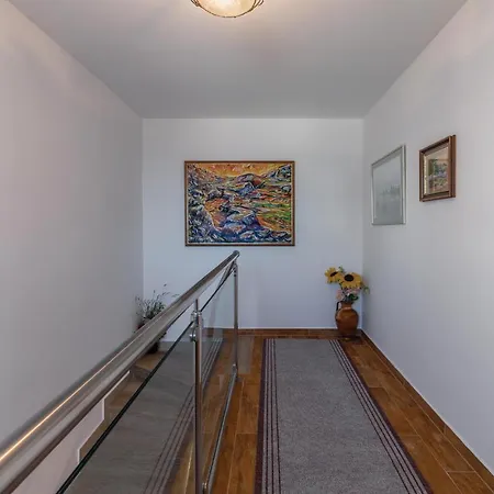 Five Bedroom Holiday In Holiday home